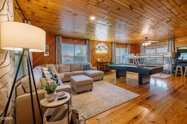 410 Oak Sky Way, Sevierville, TN 37876