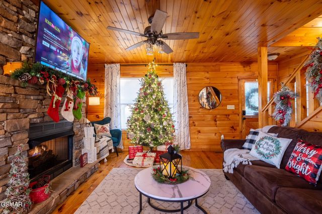 410 Oak Sky Way, Sevierville, TN 37876