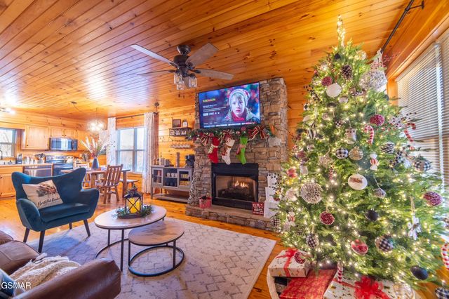 410 Oak Sky Way, Sevierville, TN 37876