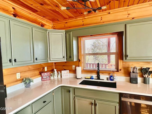 410 Oak Sky Way, Sevierville, TN 37876