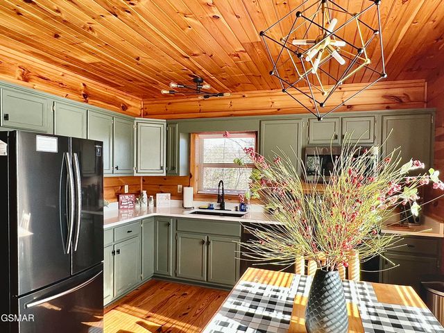 410 Oak Sky Way, Sevierville, TN 37876