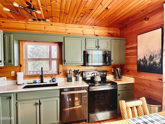 410 Oak Sky Way, Sevierville, TN 37876