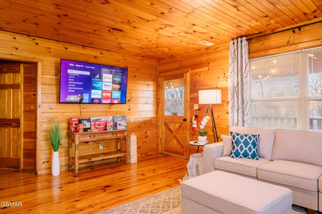 410 Oak Sky Way, Sevierville, TN 37876