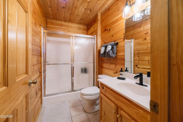 410 Oak Sky Way, Sevierville, TN 37876