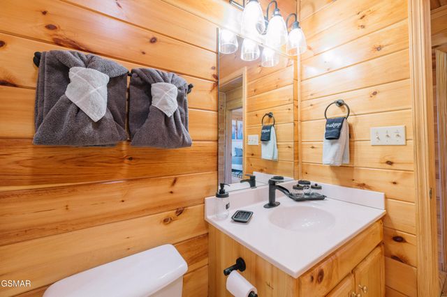 410 Oak Sky Way, Sevierville, TN 37876