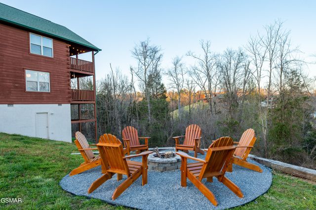 410 Oak Sky Way, Sevierville, TN 37876