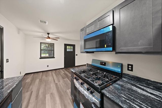 1208 E Hickman Street, Shawnee, OK 74801