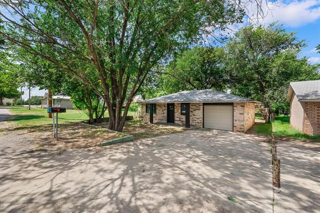 1208 E Hickman Street, Shawnee, OK 74801
