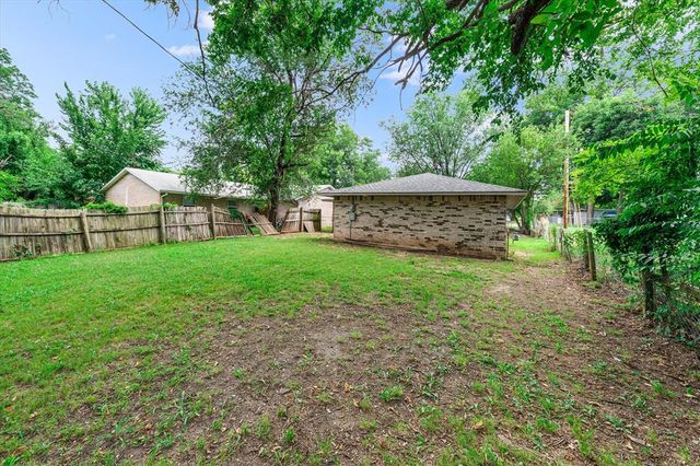 1208 E Hickman Street, Shawnee, OK 74801