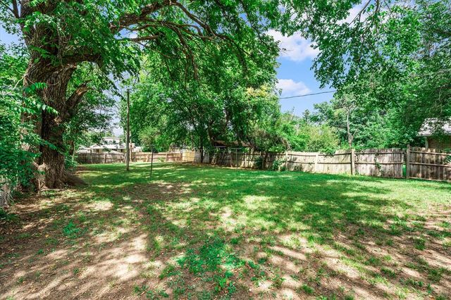 1208 E Hickman Street, Shawnee, OK 74801
