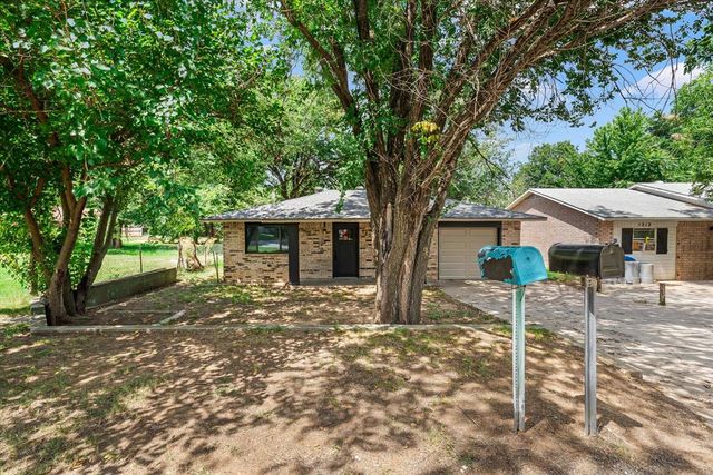1208 E Hickman Street, Shawnee, OK 74801