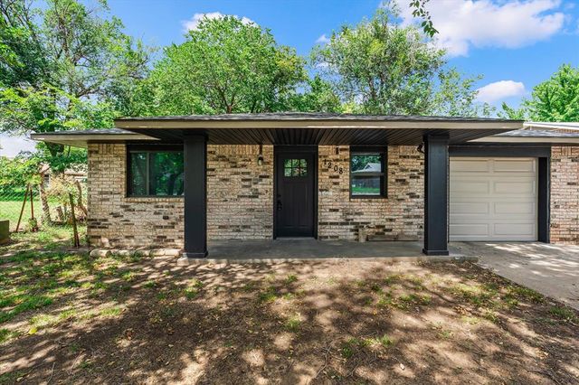 1208 E Hickman Street, Shawnee, OK 74801