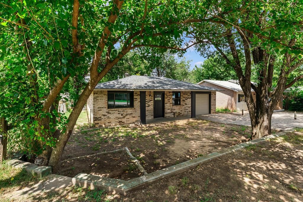 1208 E Hickman Street, Shawnee, OK 74801