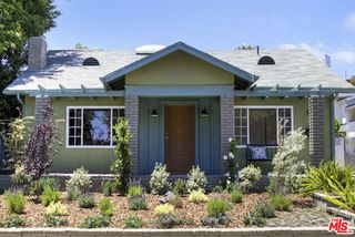 1561 Carmona Avenue, Los Angeles, CA 90019