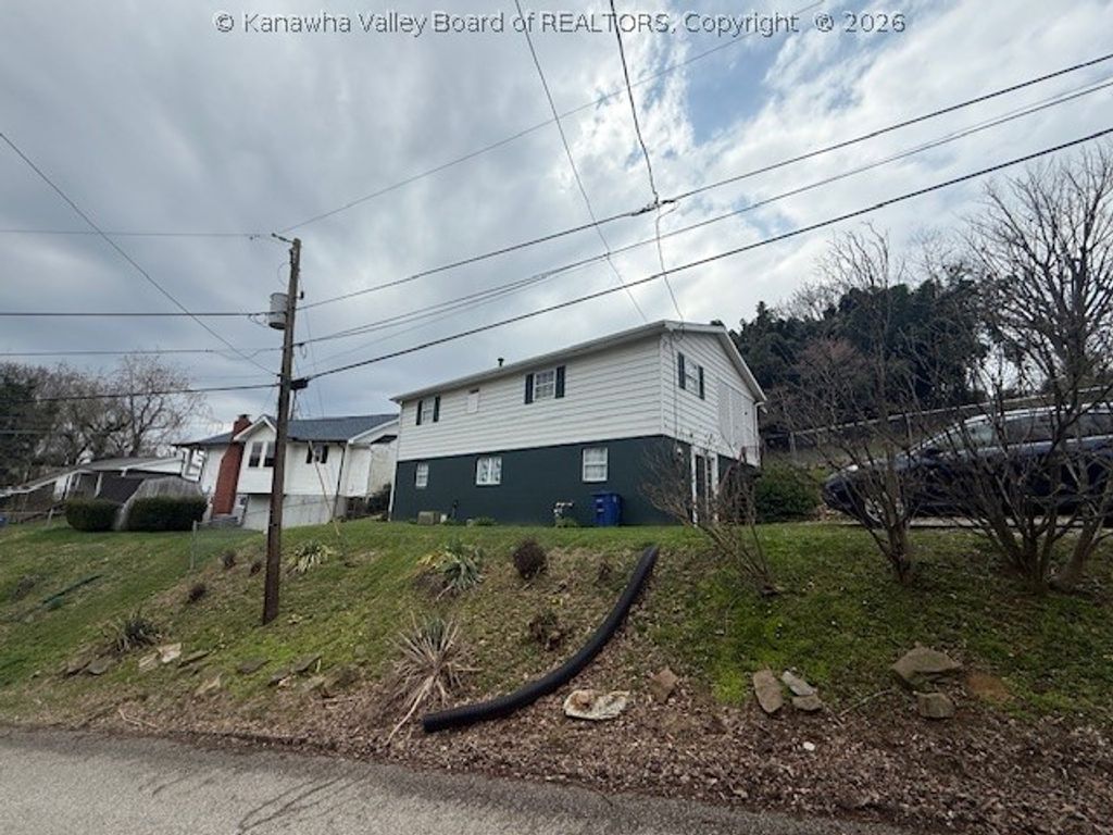 701 Cora Street, Charleston, WV 25302