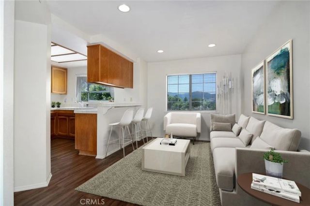 618 Warwick Avenue, Thousand Oaks, CA 91360