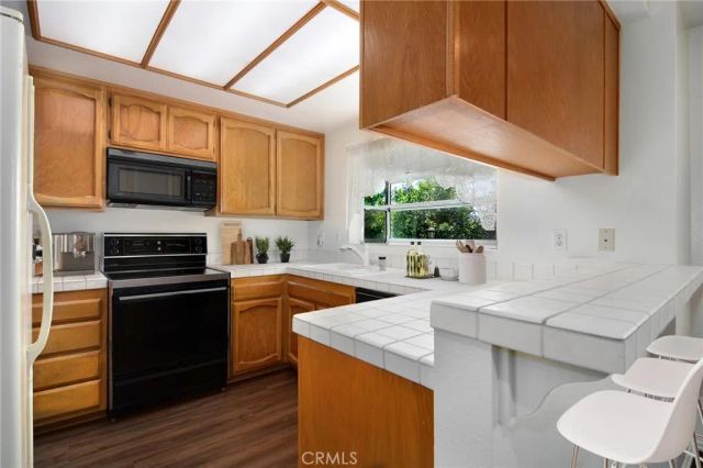 618 Warwick Avenue, Thousand Oaks, CA 91360