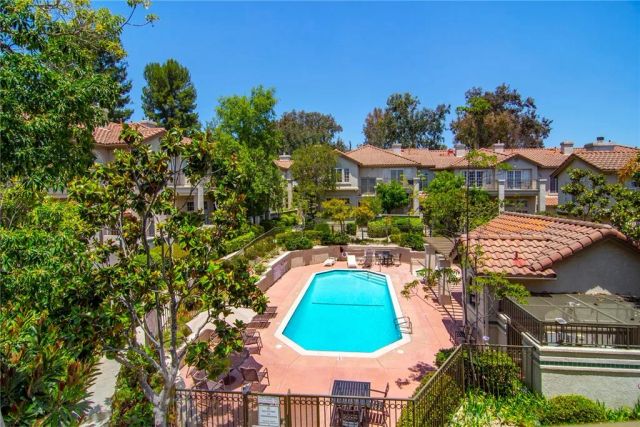 618 Warwick Avenue, Thousand Oaks, CA 91360