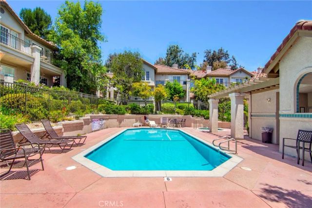 618 Warwick Avenue, Thousand Oaks, CA 91360