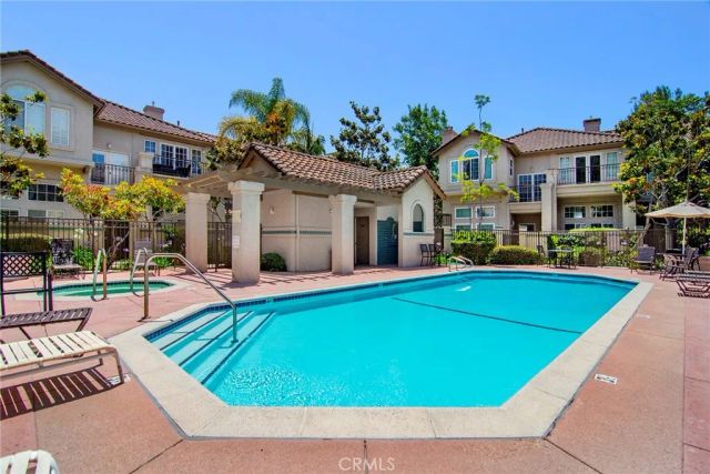 618 Warwick Avenue, Thousand Oaks, CA 91360