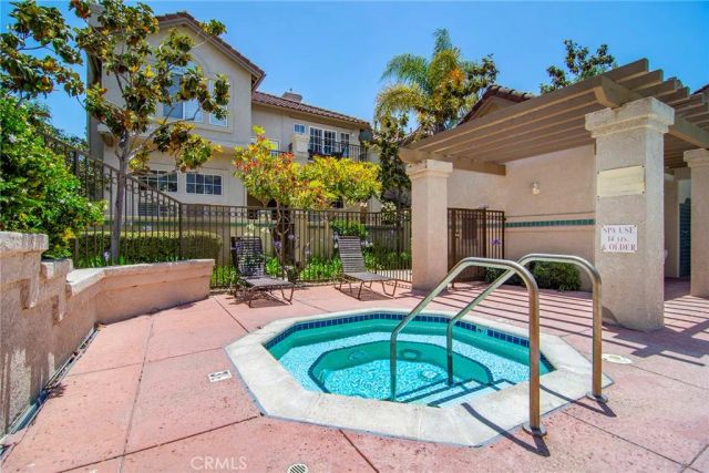 618 Warwick Avenue, Thousand Oaks, CA 91360