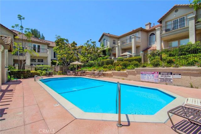 618 Warwick Avenue, Thousand Oaks, CA 91360