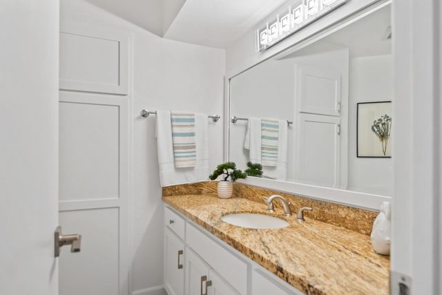 999 W Evelyn Terrace 54, Sunnyvale, CA 94086