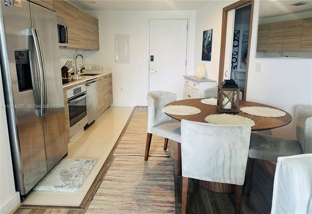 121 NE 34th St 3014, Miami, FL 33137