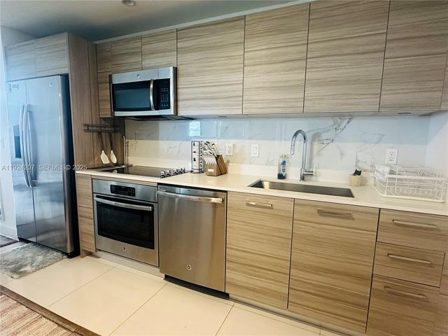 121 NE 34th St 3014, Miami, FL 33137