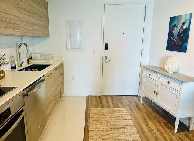 121 NE 34th St 3014, Miami, FL 33137