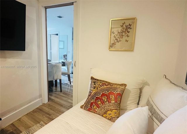 121 NE 34th St 3014, Miami, FL 33137