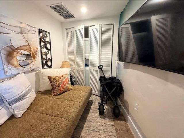 121 NE 34th St 3014, Miami, FL 33137