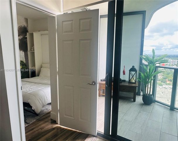 121 NE 34th St 3014, Miami, FL 33137