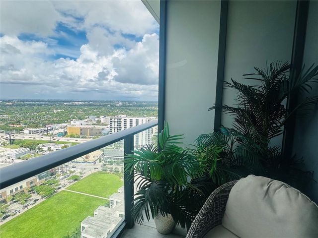 121 NE 34th St 3014, Miami, FL 33137