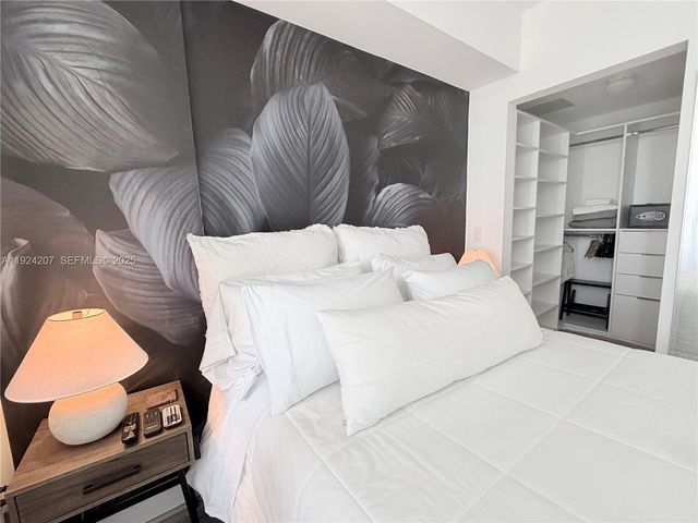 121 NE 34th St 3014, Miami, FL 33137