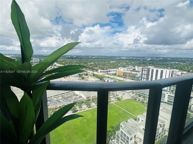 121 NE 34th St 3014, Miami, FL 33137
