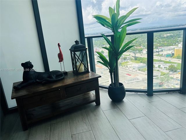 121 NE 34th St 3014, Miami, FL 33137