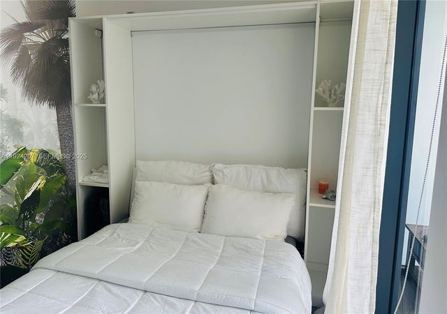 121 NE 34th St 3014, Miami, FL 33137