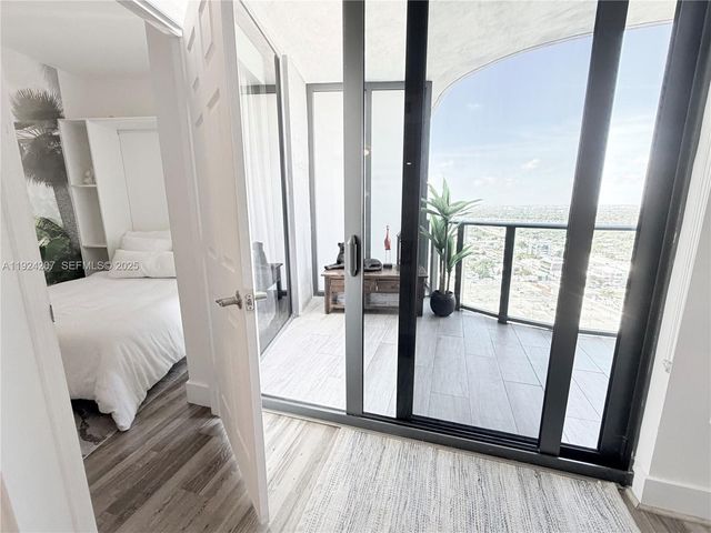 121 NE 34th St 3014, Miami, FL 33137