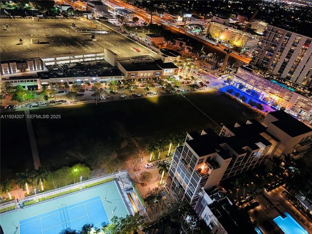 121 NE 34th St 3014, Miami, FL 33137