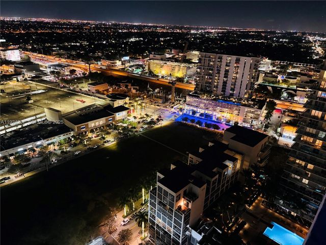 121 NE 34th St 3014, Miami, FL 33137