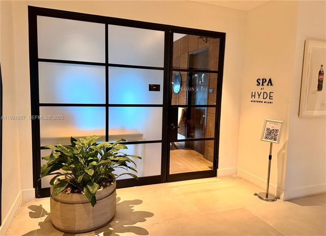 121 NE 34th St 3014, Miami, FL 33137