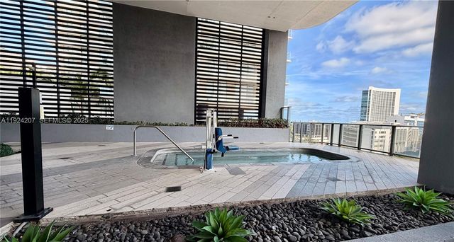 121 NE 34th St 3014, Miami, FL 33137