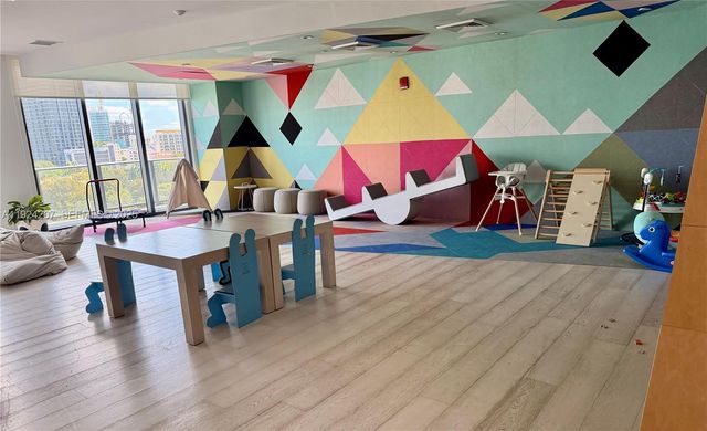 121 NE 34th St 3014, Miami, FL 33137