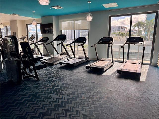 121 NE 34th St 3014, Miami, FL 33137