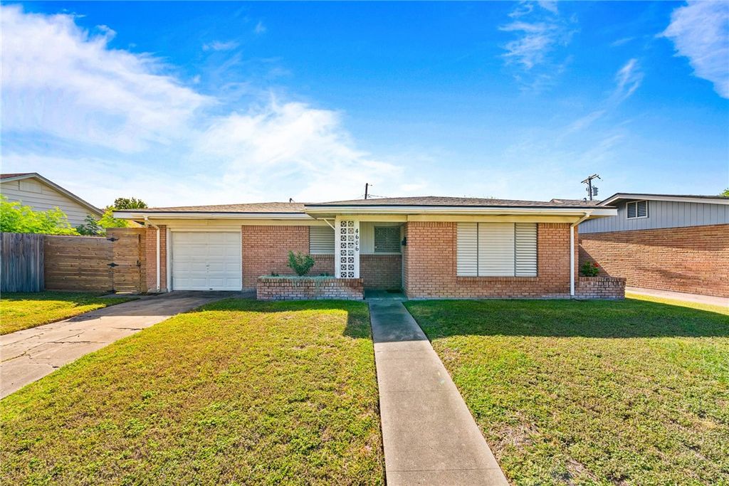 4606 Calvin Dr, Corpus Christi, TX 78411 — photo 2