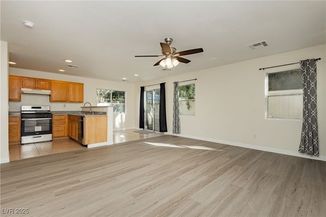 1072 Valetta Flat Avenue, Las Vegas, NV 89183