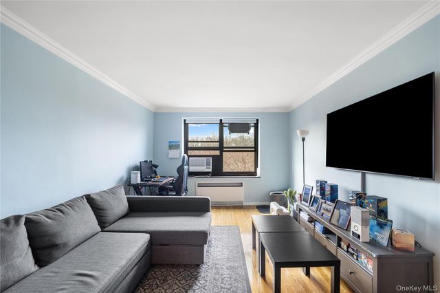 75-15 210th Street 6C, Oakland Gardens, NY 11364