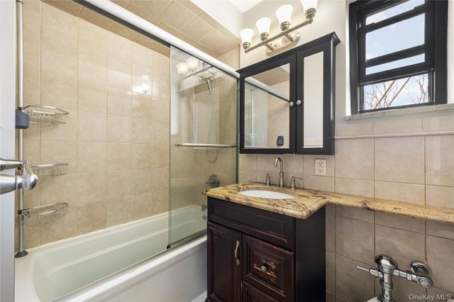 75-15 210th Street 6C, Oakland Gardens, NY 11364