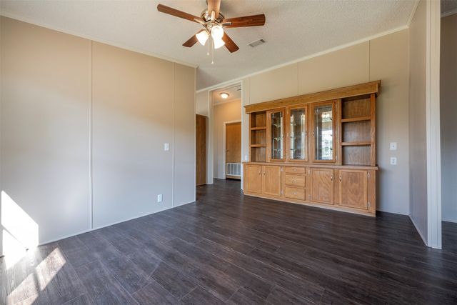 5728 N Sunchase Drive, Granbury, TX 76049